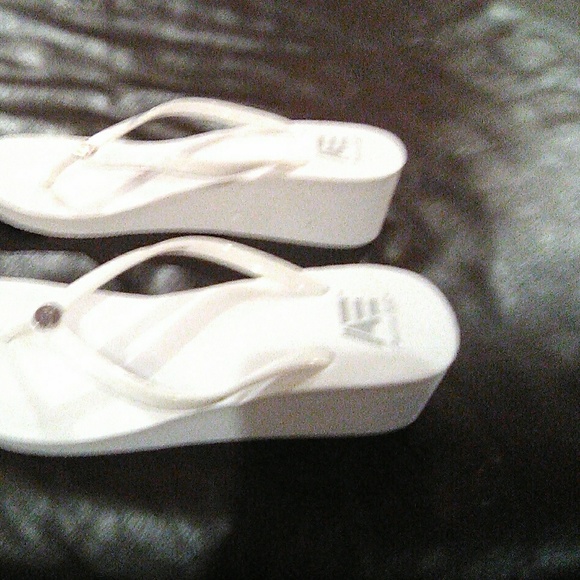 Sandles - Picture 3 of 6